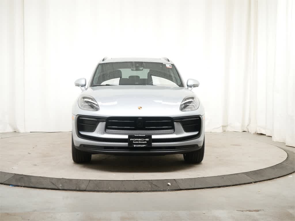 2024 Porsche Macan Base 12