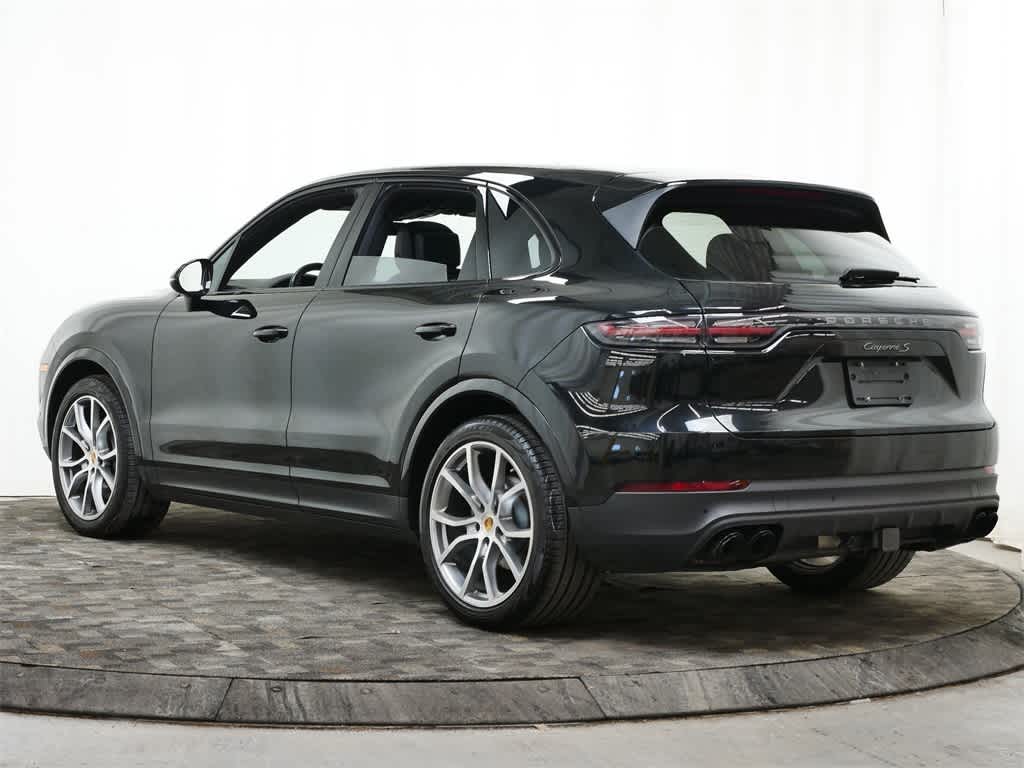 Thumbnail: 2023 Porsche Cayenne - 3