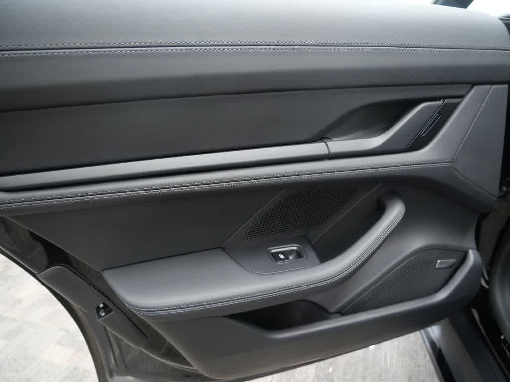 Thumbnail: 2023 Porsche Taycan - 15