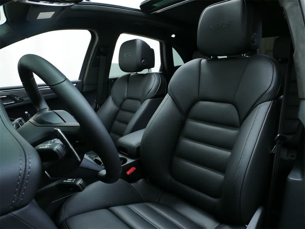 Thumbnail: 2025 Porsche Macan - 5