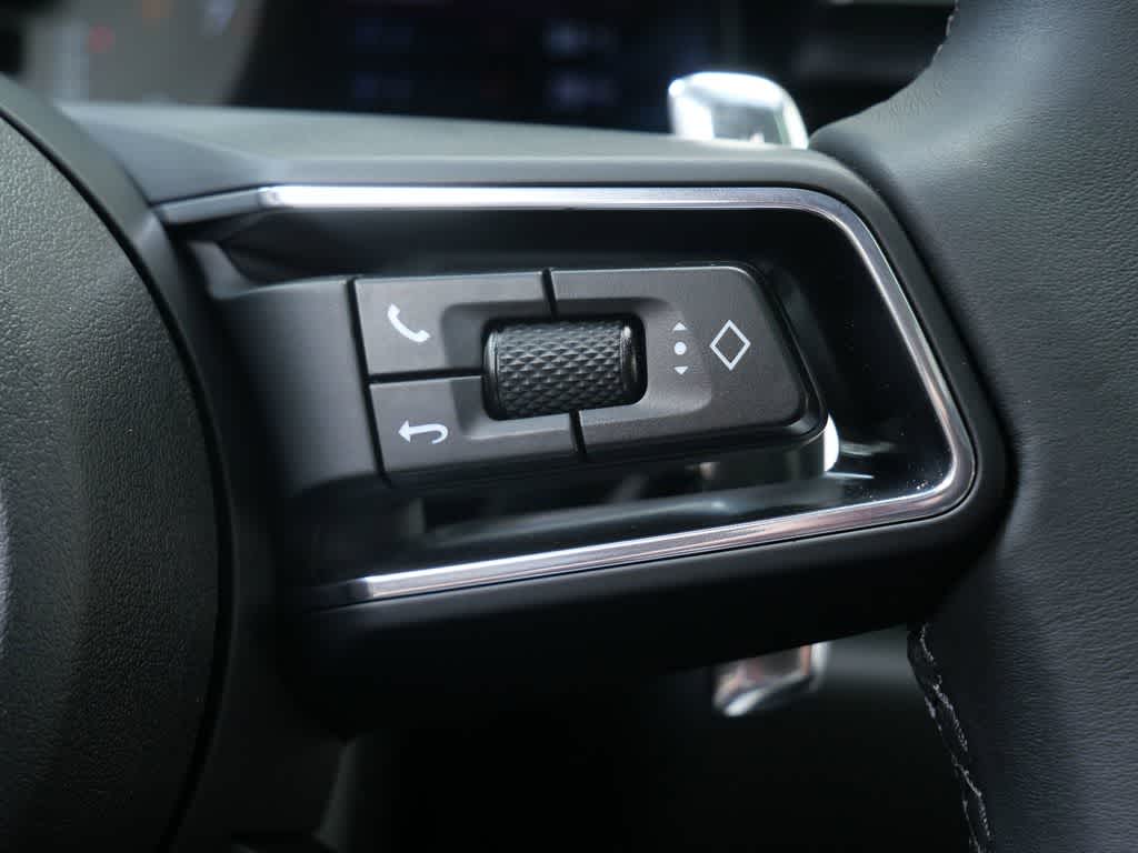 Thumbnail: 2023 Porsche Macan - 20