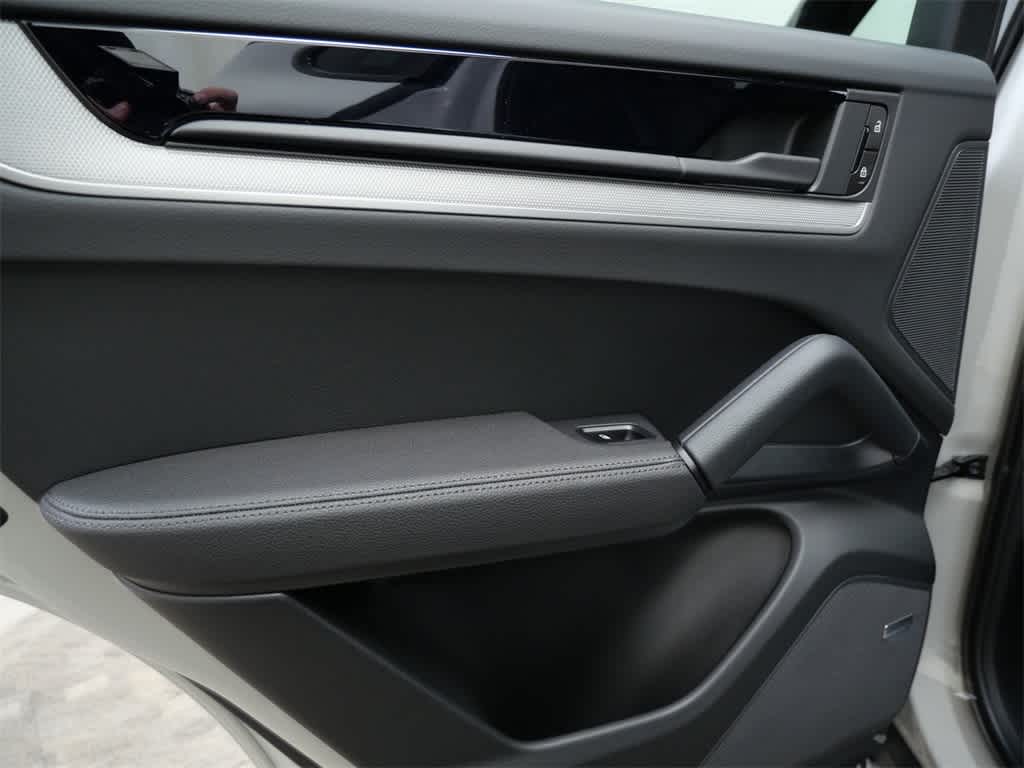 Thumbnail: 2026 Porsche Cayenne - 14