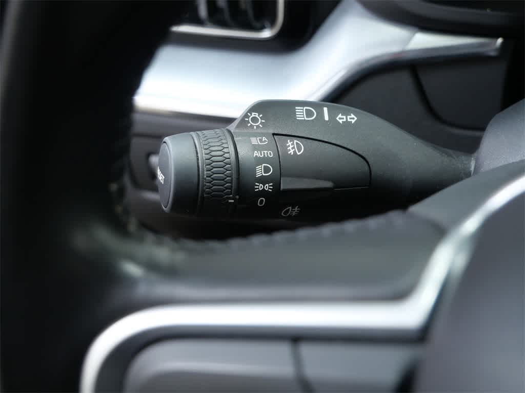 Thumbnail: 2018 Volvo XC60 - 19