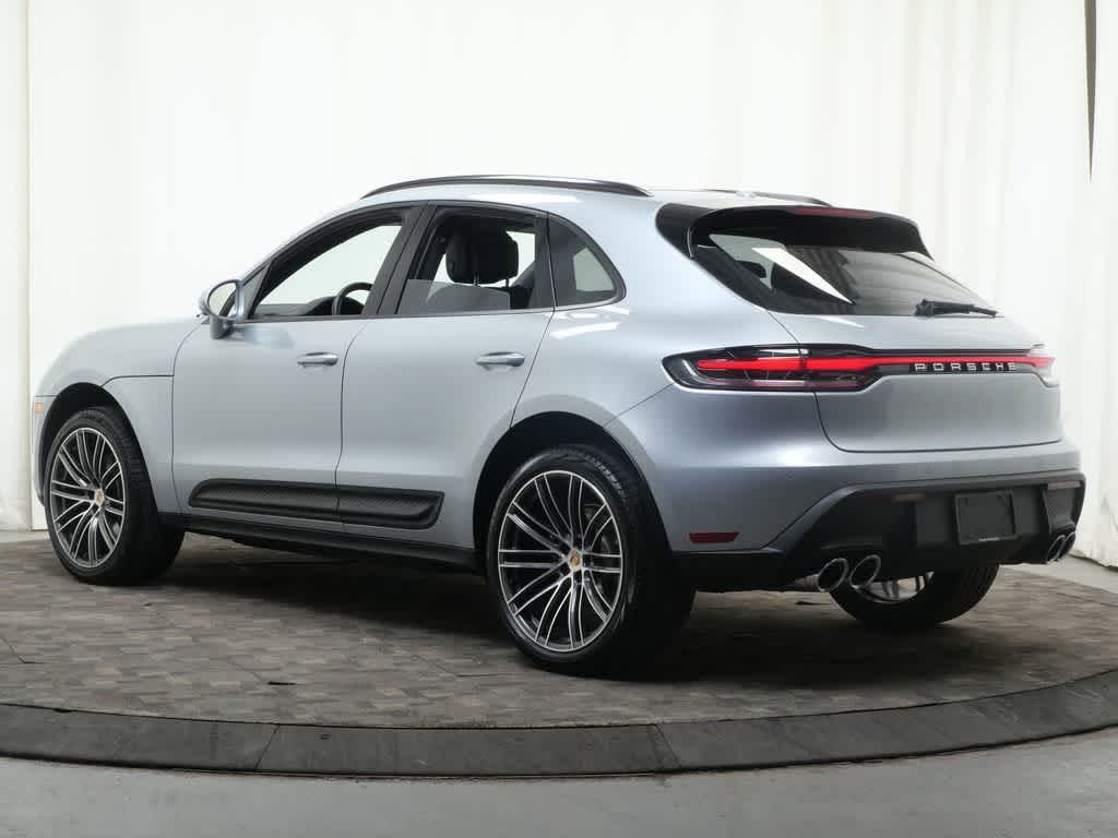 Thumbnail: 2026 Porsche Macan - 3