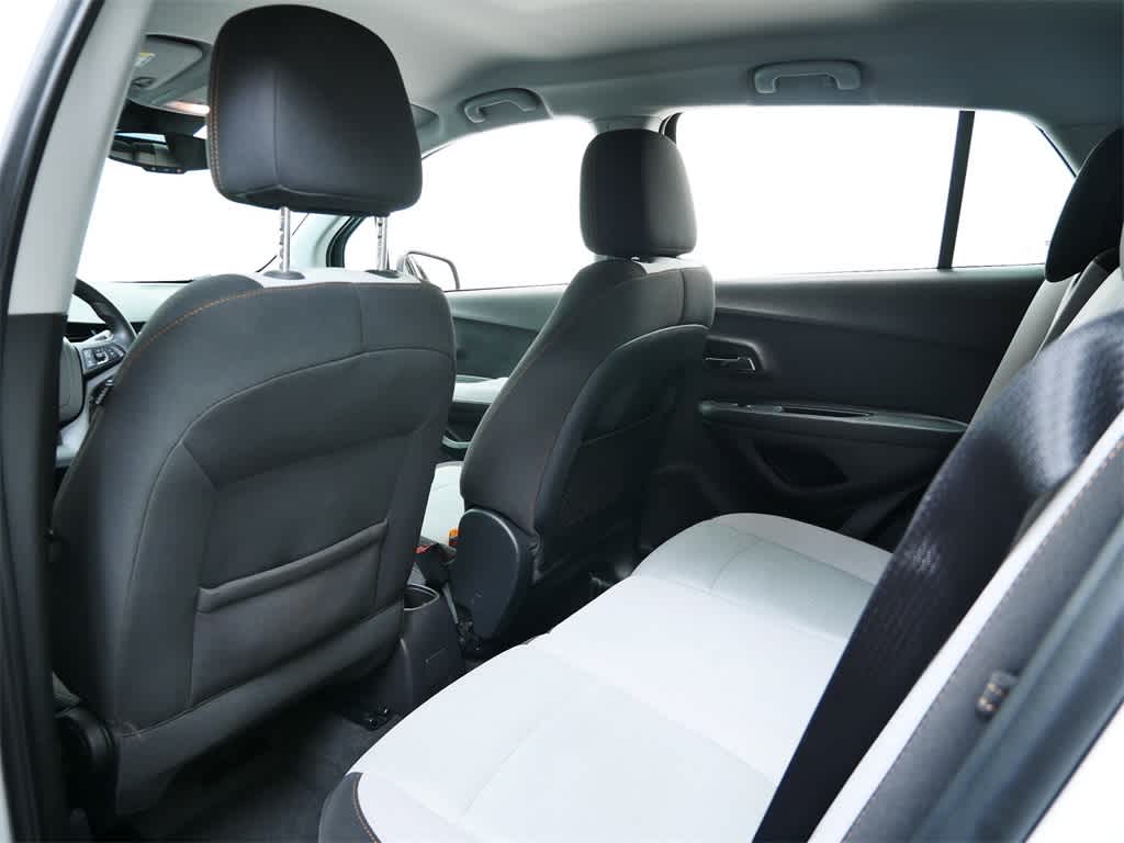 Thumbnail: 2017 Chevrolet Trax - 13