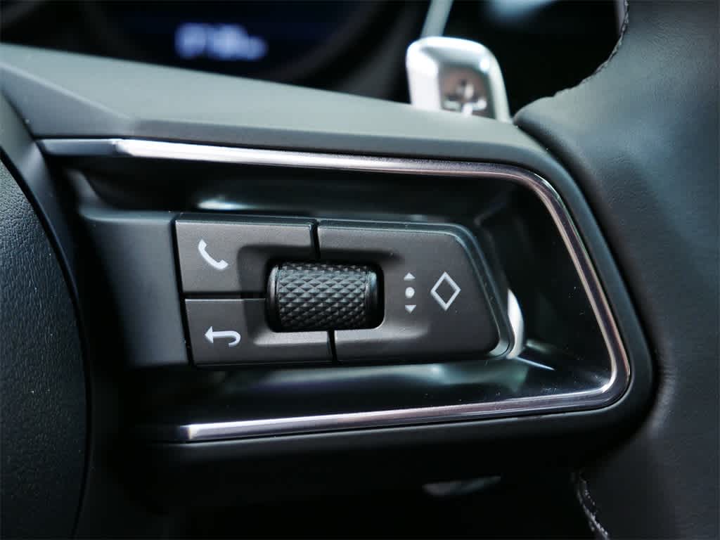 Thumbnail: 2026 Porsche Macan - 20