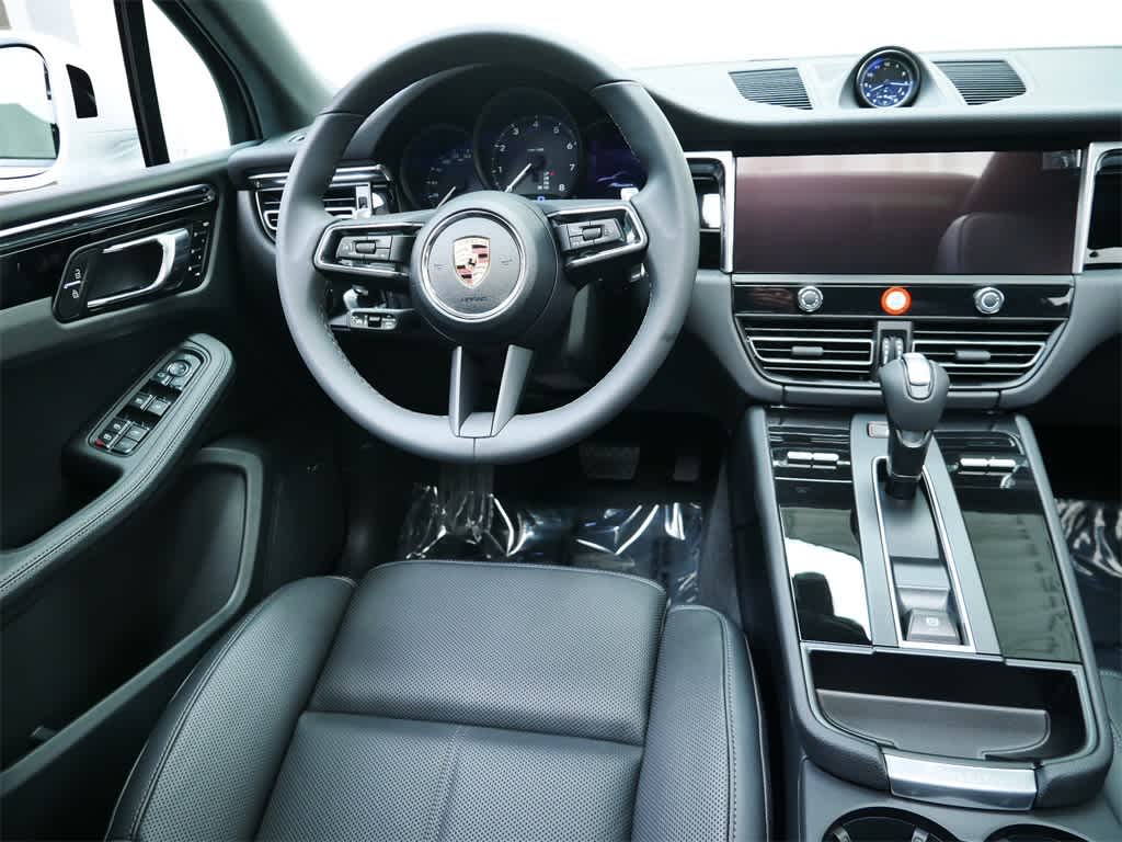 Thumbnail: 2026 Porsche Macan - 16