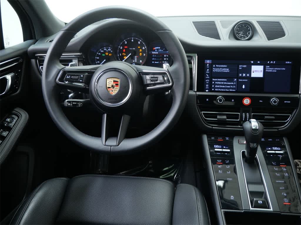 Thumbnail: 2025 Porsche Macan - 16