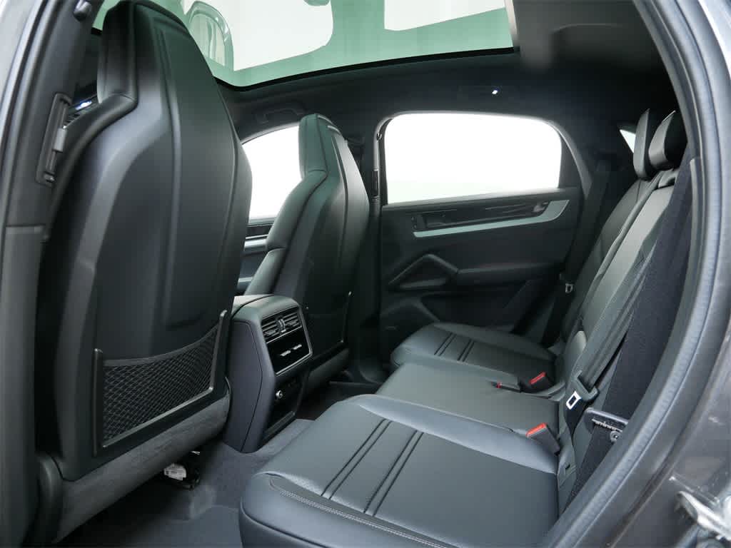 Thumbnail: 2026 Porsche Cayenne - 13