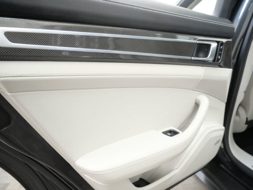 Thumbnail: 2017 Porsche Panamera - 13