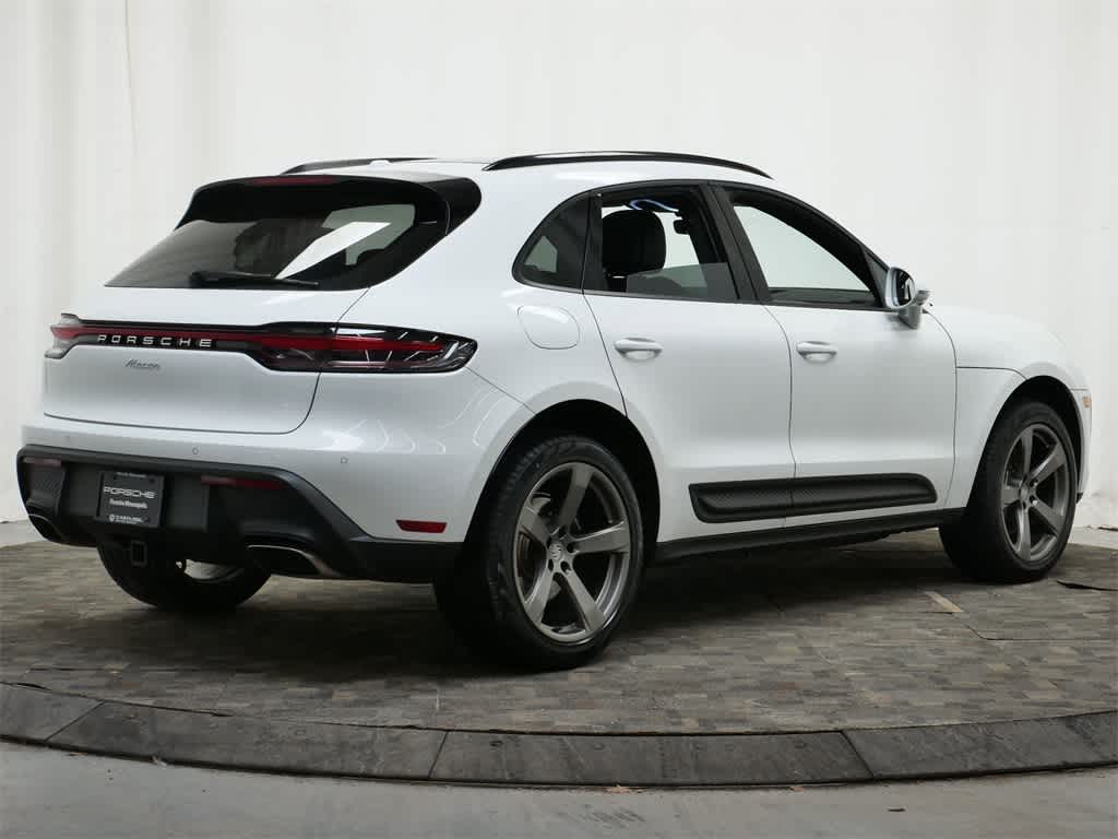 Thumbnail: 2025 Porsche Macan - 7