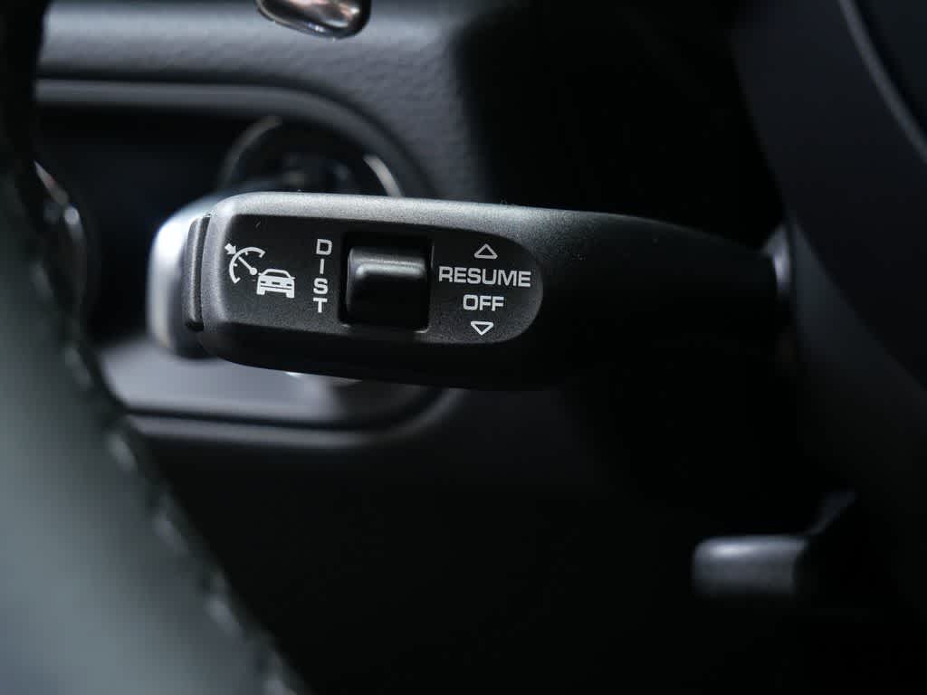 Thumbnail: 2023 Porsche Macan - 22