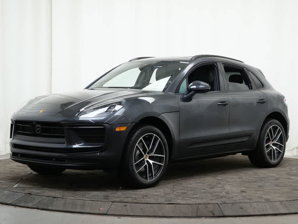 Thumbnail: 2026 Porsche Macan - 1