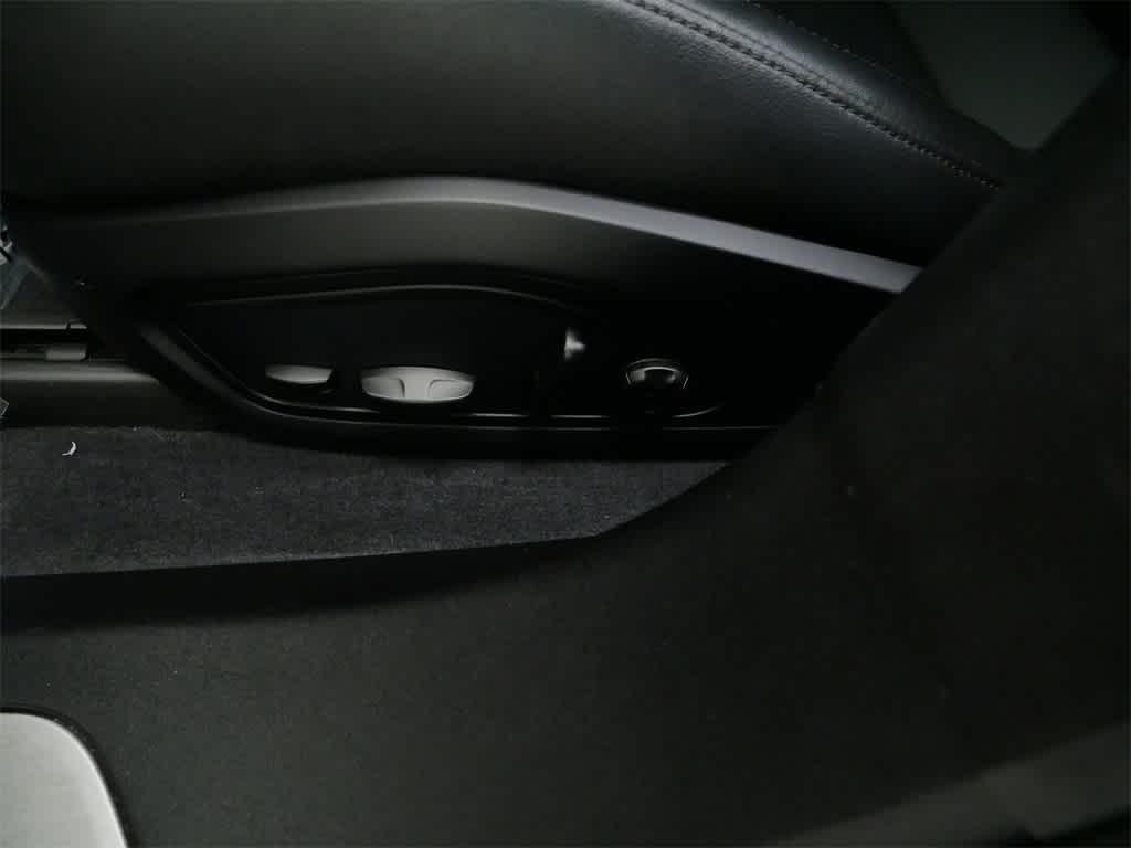 Thumbnail: 2021 Porsche Taycan - 17