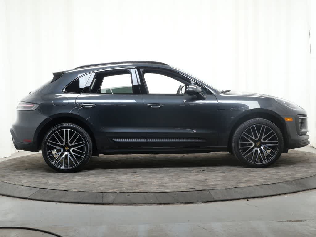 Thumbnail: 2026 Porsche Macan - 8