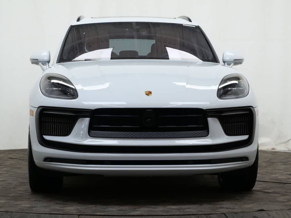 Thumbnail: 2026 Porsche Macan - 10