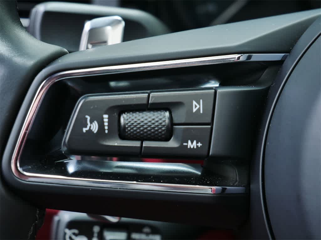 Thumbnail: 2023 Porsche Macan - 19