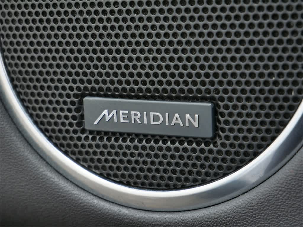 Thumbnail: 2022 Land Rover Discovery Sport - 17