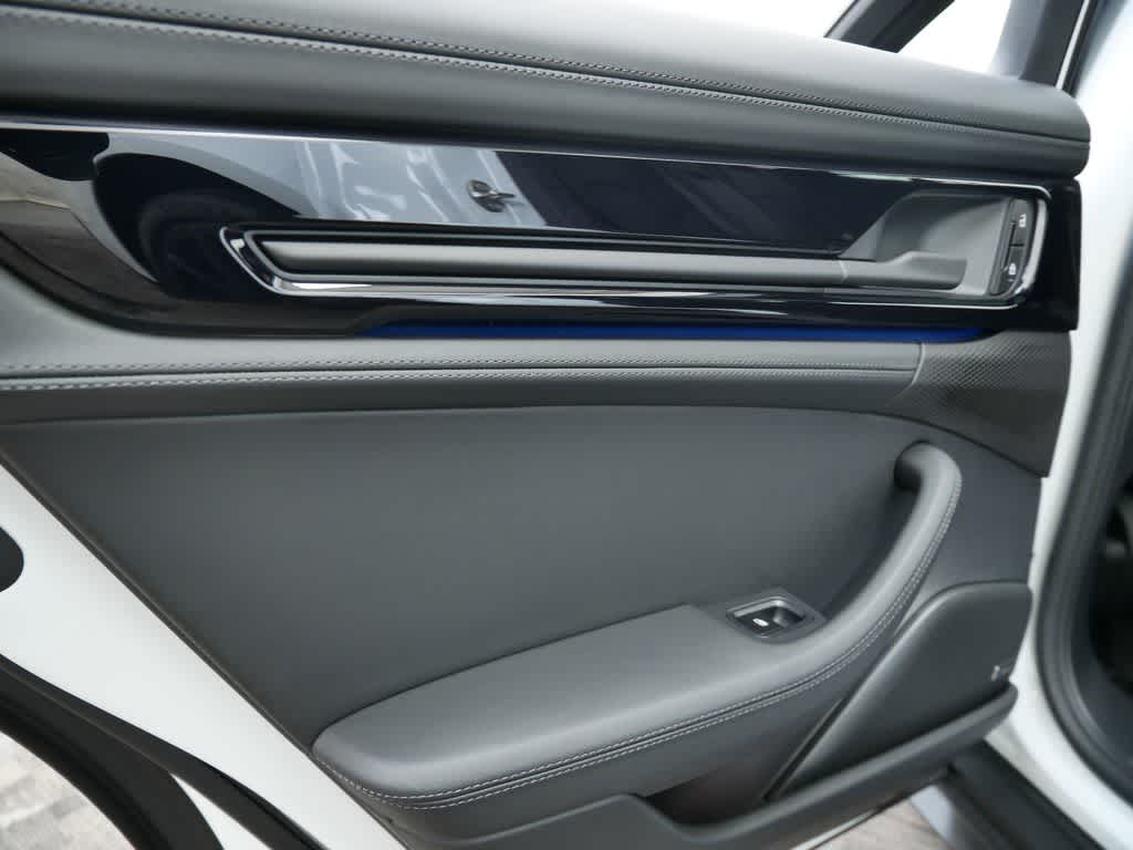 Thumbnail: 2026 Porsche Panamera - 14