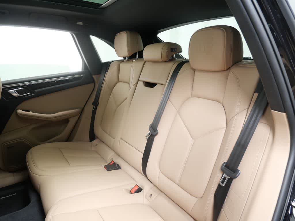 Thumbnail: 2025 Porsche Macan - 13