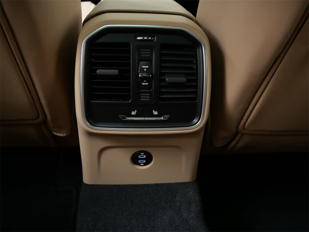 Thumbnail: 2026 Porsche Macan - 15