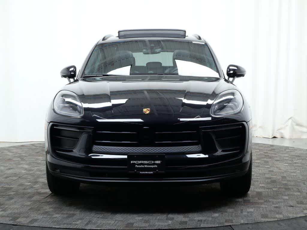 Thumbnail: 2025 Porsche Macan - 10