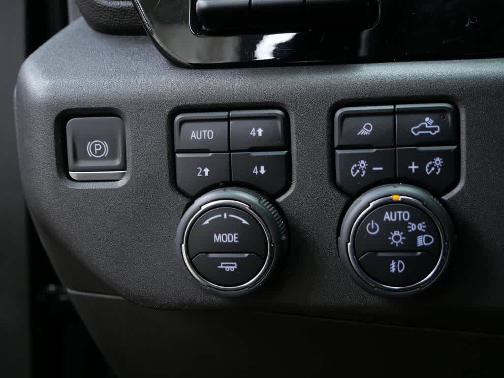 Thumbnail: 2023 Chevrolet Silverado 1500 - 20