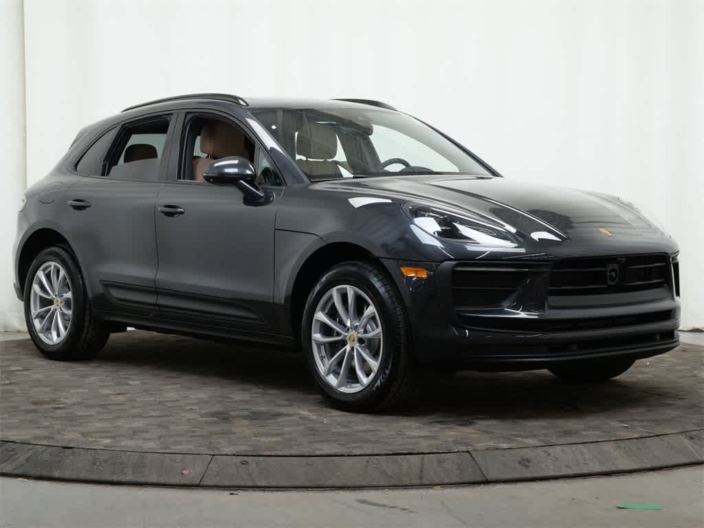 Thumbnail: 2026 Porsche Macan - 9