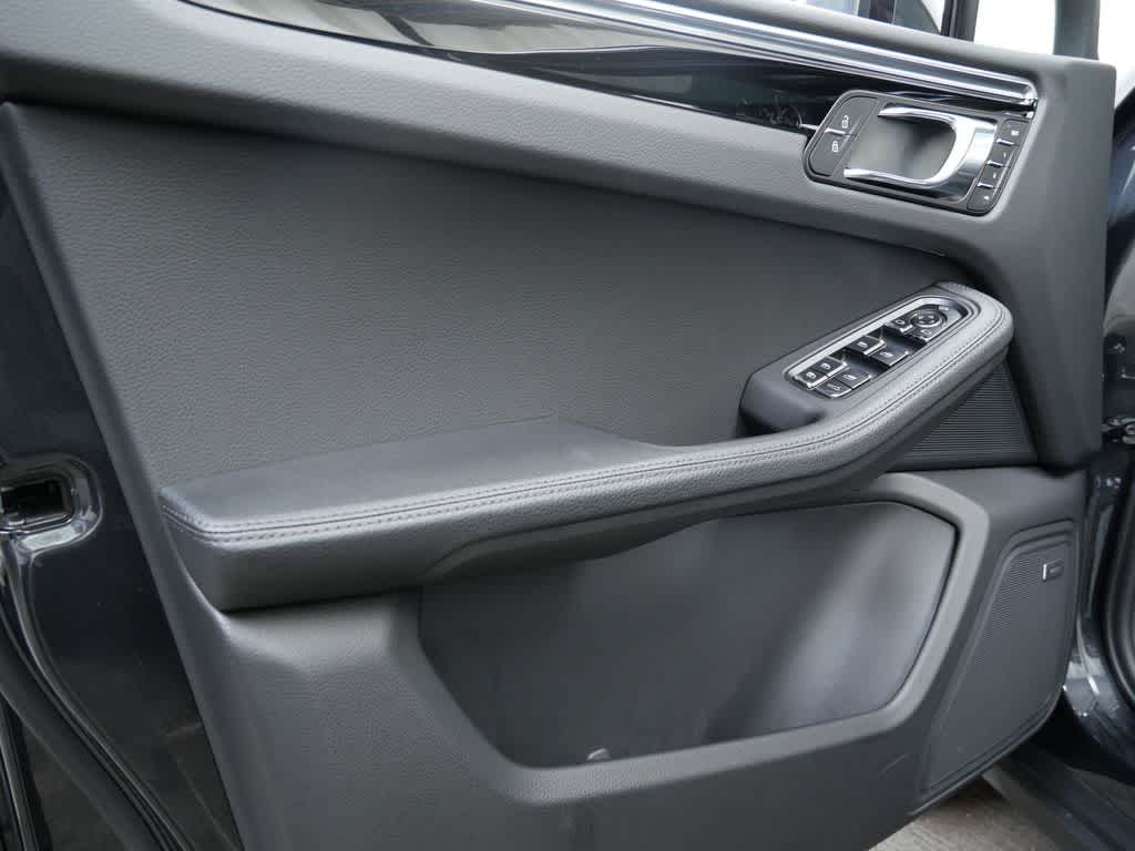 Thumbnail: 2024 Porsche Macan - 11