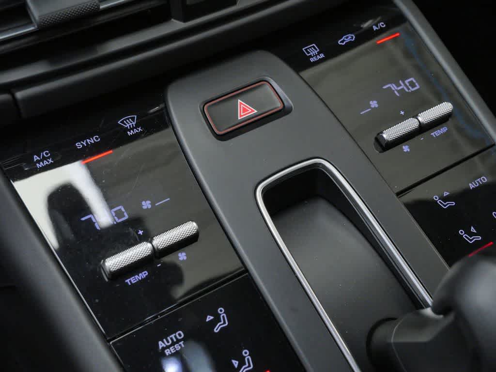 Thumbnail: 2023 Porsche Macan - 24