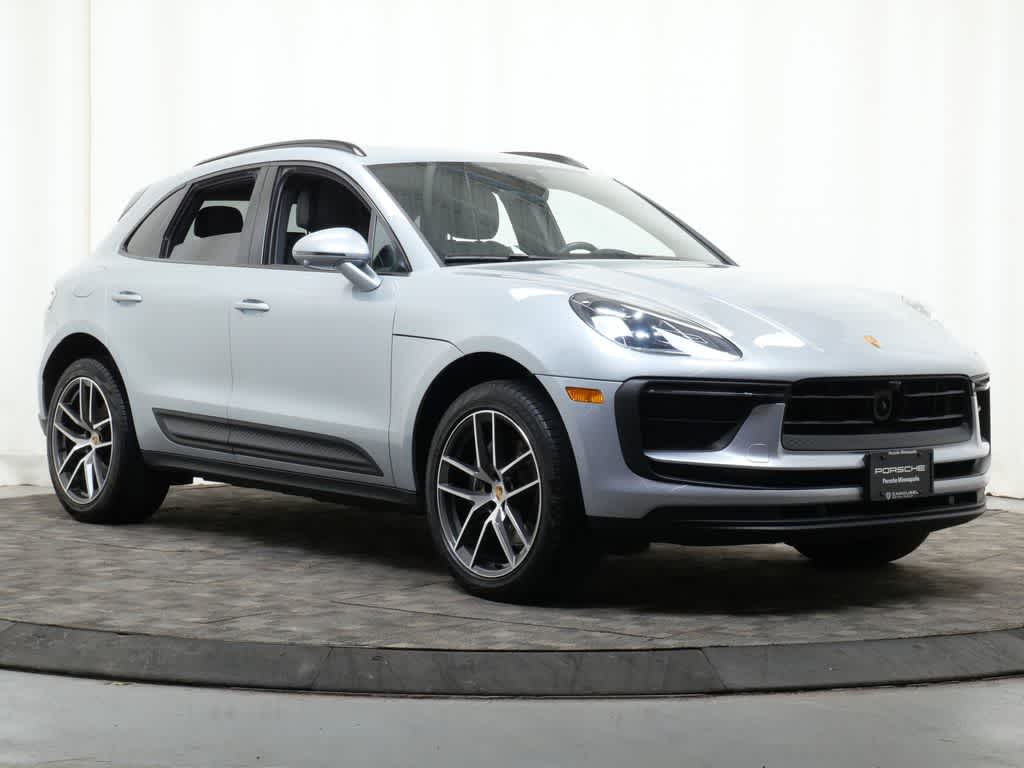 Thumbnail: 2022 Porsche Macan - 9