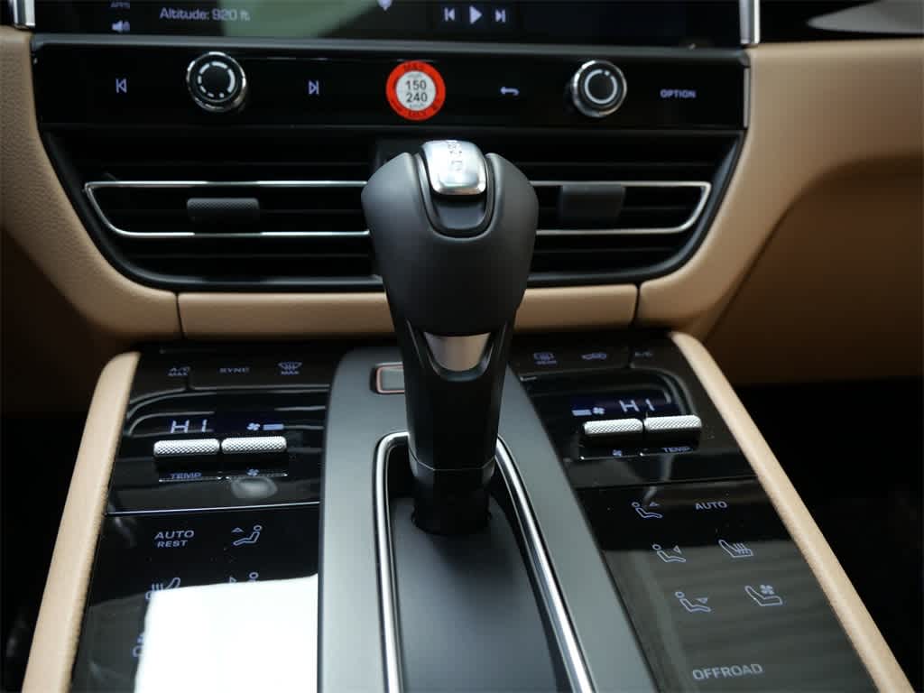 Thumbnail: 2026 Porsche Macan - 23