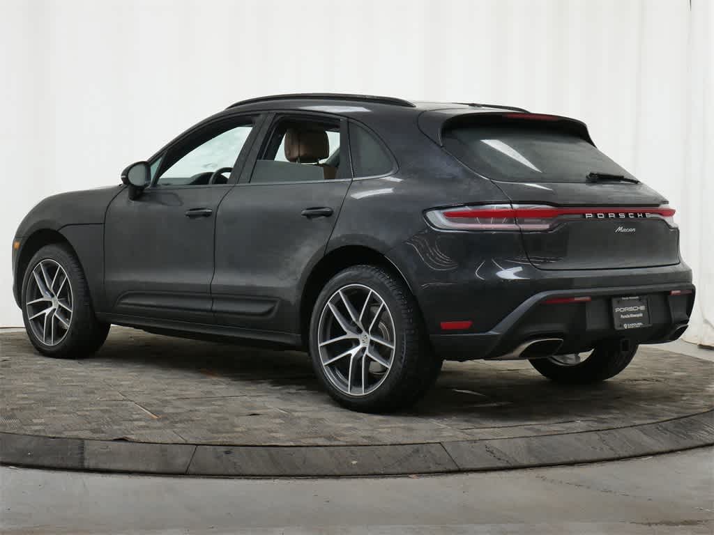 Thumbnail: 2025 Porsche Macan - 3