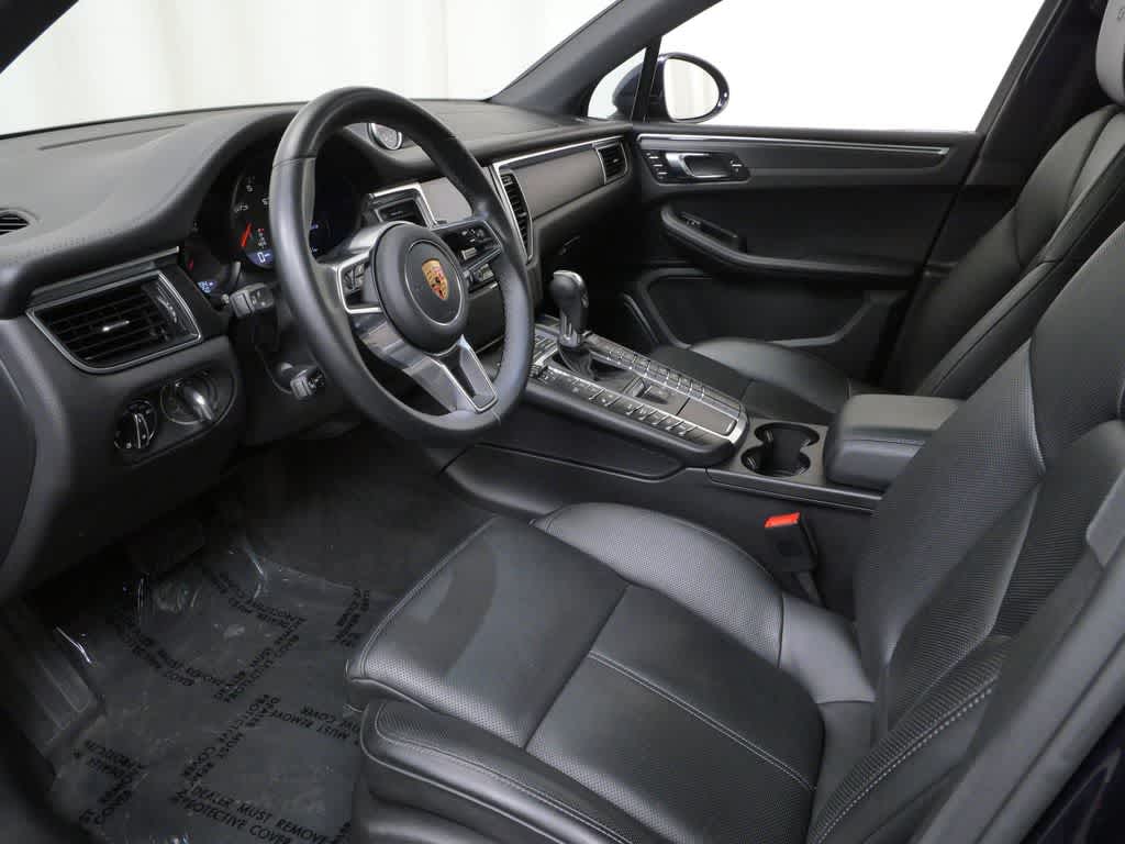 Thumbnail: 2017 Porsche Macan - 2