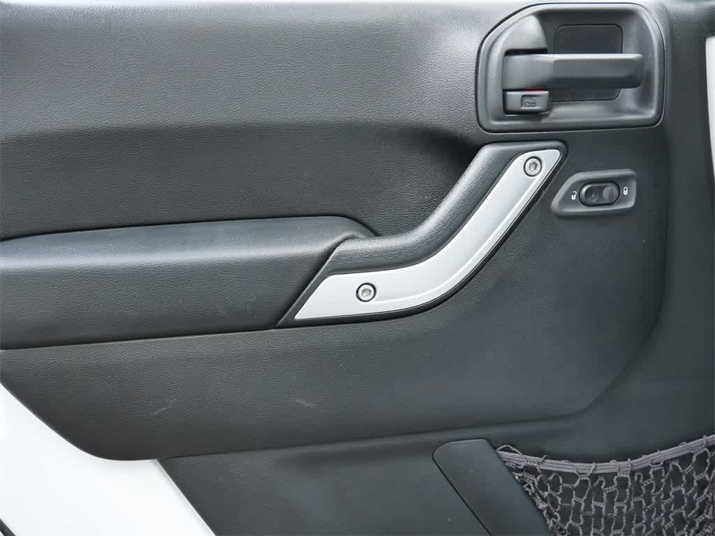 Thumbnail: 2017 Jeep Wrangler - 12