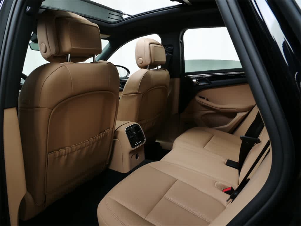 Thumbnail: 2025 Porsche Macan - 14