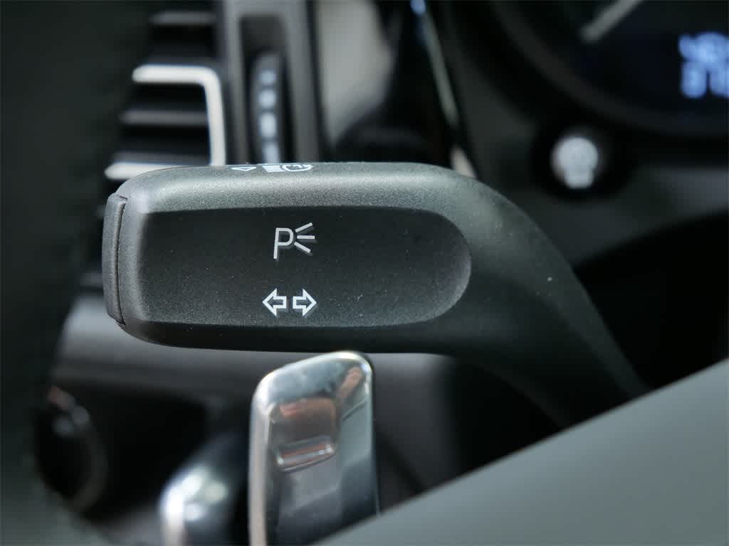 Thumbnail: 2025 Porsche Macan - 22