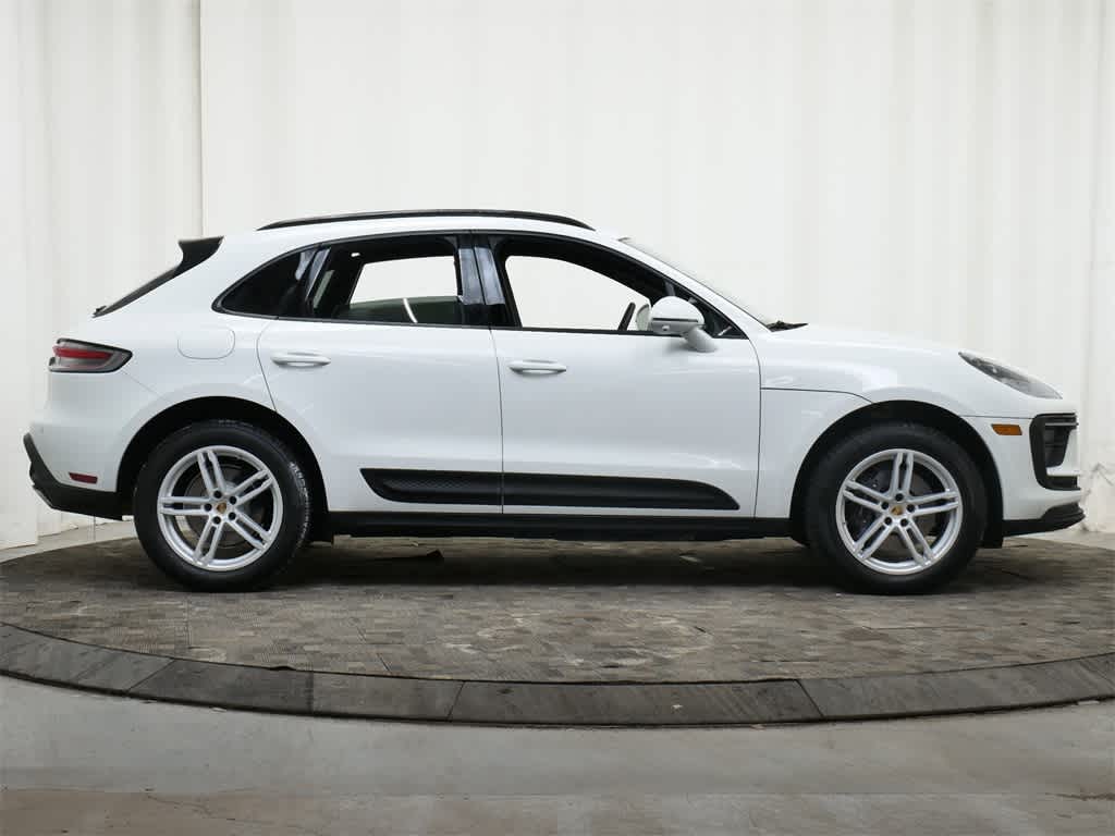 Thumbnail: 2025 Porsche Macan - 8