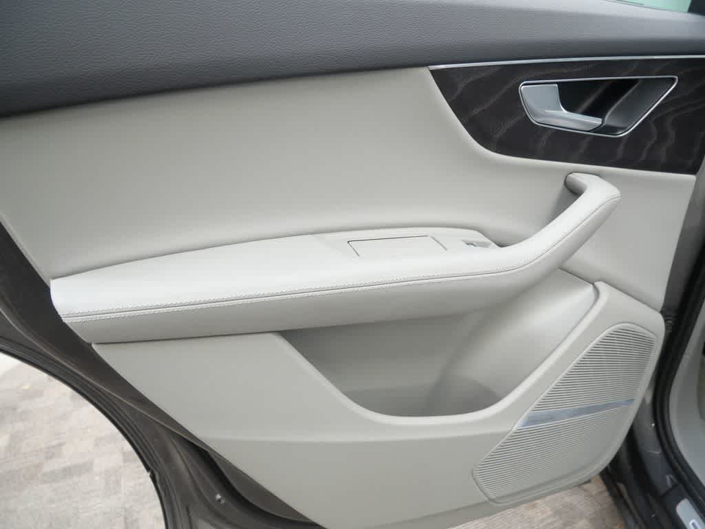 Thumbnail: 2021 Audi Q7 - 13