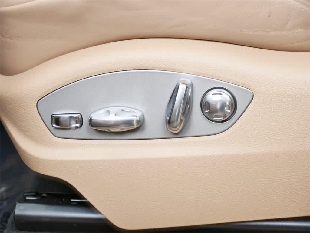 Thumbnail: 2025 Porsche Macan - 12