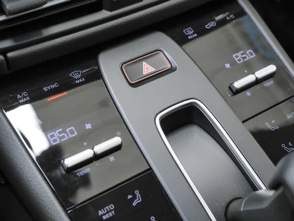 Thumbnail: 2025 Porsche Macan - 23