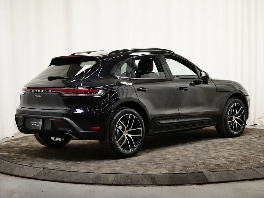 Thumbnail: 2026 Porsche Macan - 7