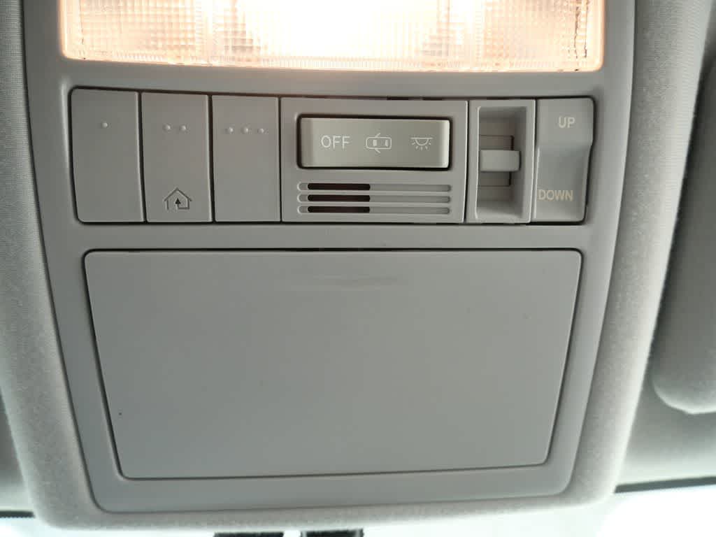 Thumbnail: 2015 Toyota Venza - 25