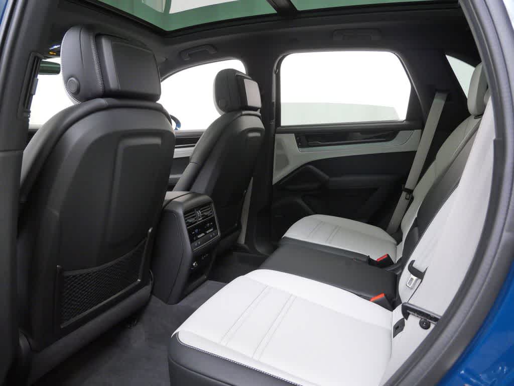 Thumbnail: 2026 Porsche Cayenne - 14