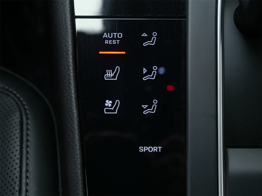 Thumbnail: 2025 Porsche Macan - 23