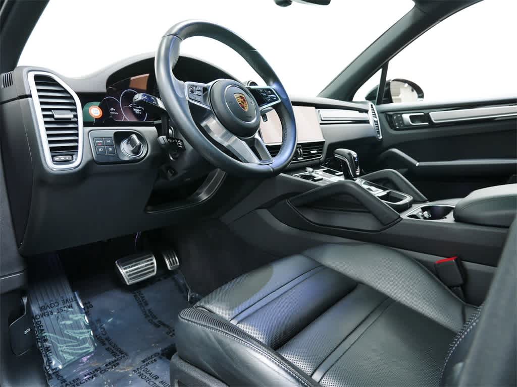 Thumbnail: 2023 Porsche Cayenne - 4