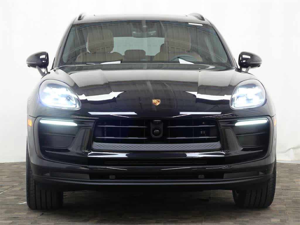 Thumbnail: 2026 Porsche Macan - 10