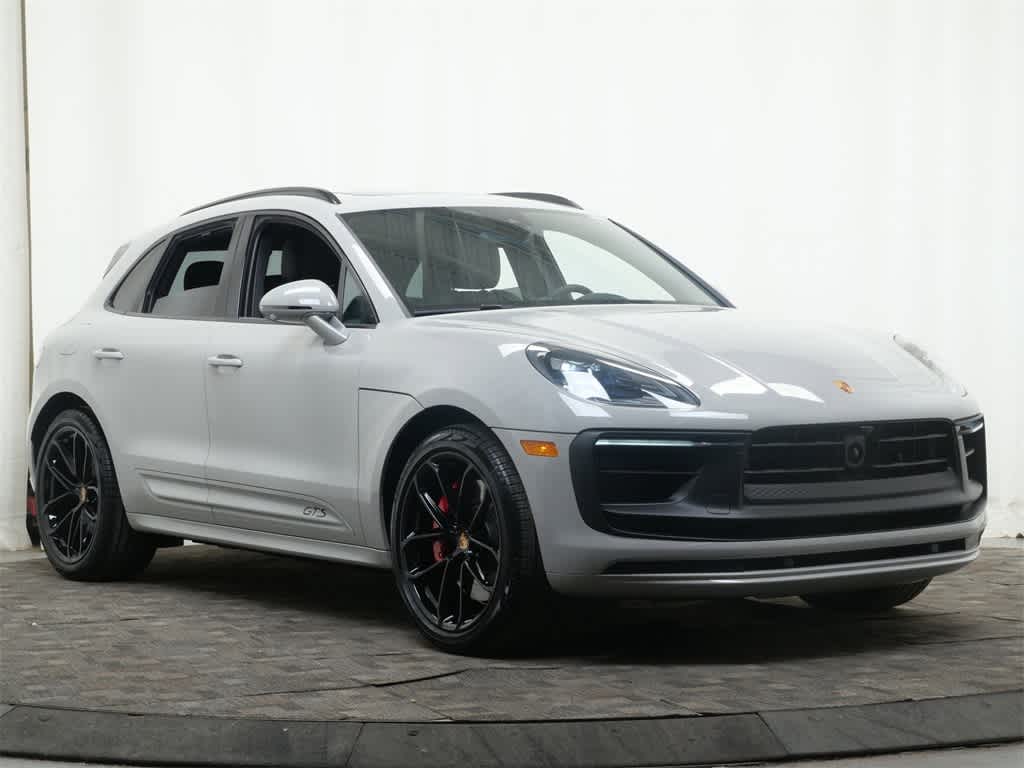 Thumbnail: 2026 Porsche Macan - 9
