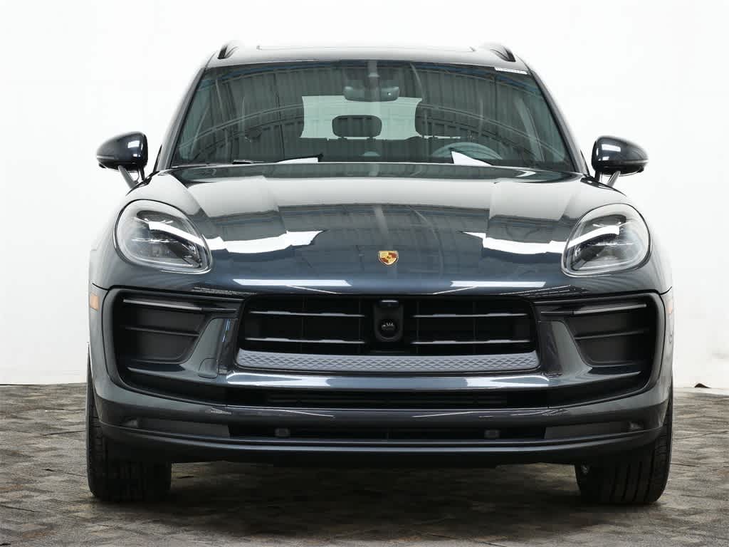 Thumbnail: 2026 Porsche Macan - 10