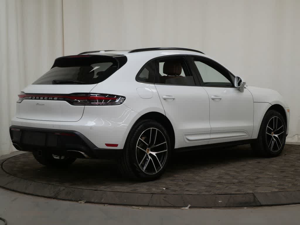 Thumbnail: 2025 Porsche Macan - 7